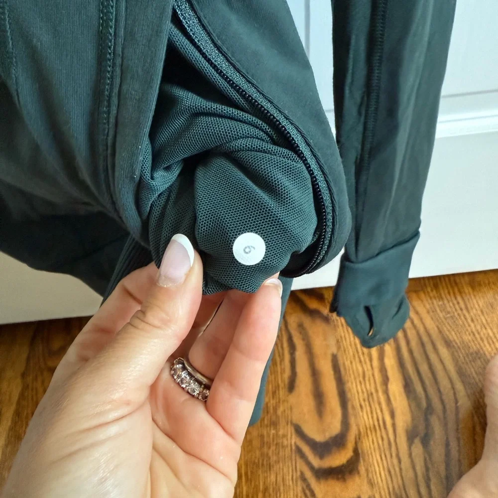 Lululemon hooded define jacket size 6 dark green - Picture 4 of 5